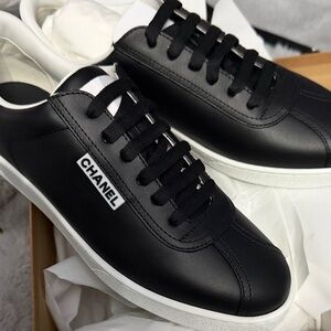 CHANEL Sneakers